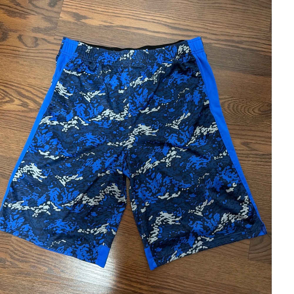Russell Boys Blue Fire Digital Camo Dri-Power 360 Athletic Shorts XXL 18
